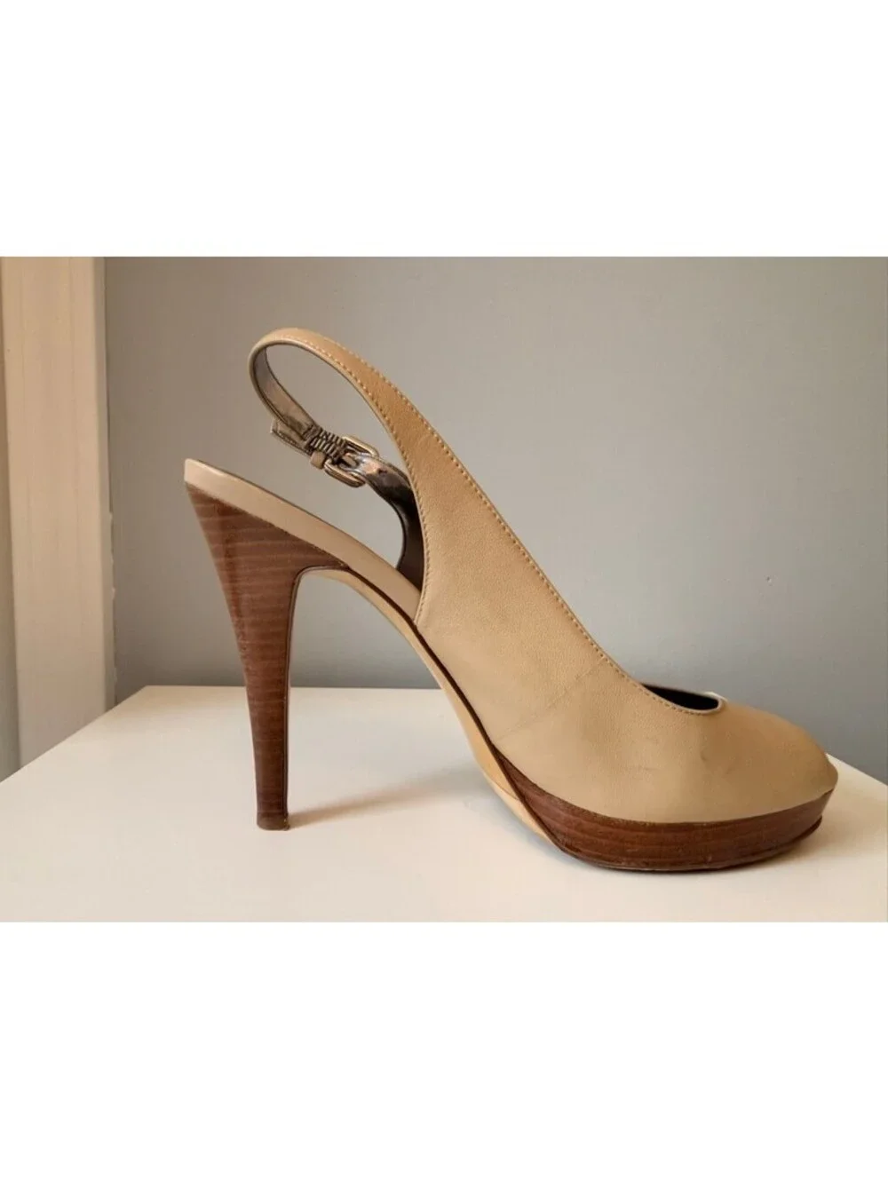 Vintage Tan Leather Calvin Klein Heels w/ Wooden Heel (Size 8.5)